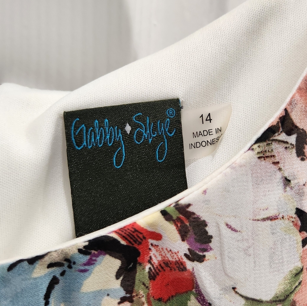 Gabby Skye Ombré Floral Print Chiffon Capelet Fit and Flare Dress Size 14 - Picture 3 of 3